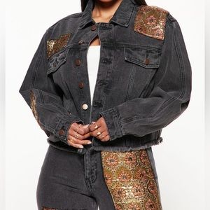 Floral Denim Trucker
Jacket - Black
